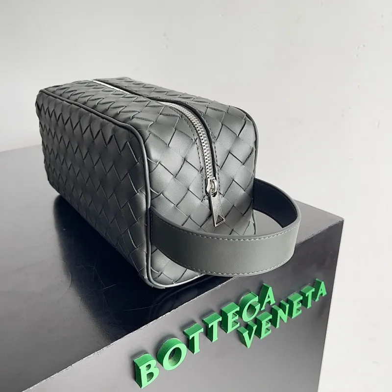 All categories 💚 Authentic bags 💚 BV 2025 new BV toiletry bag
